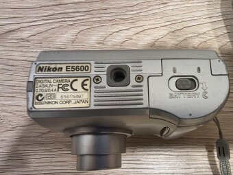 Nikon coolpix E5600 - 3
