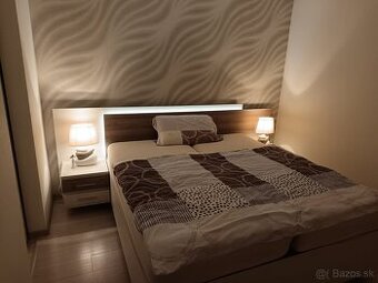 Predám manželskú postel s nočnými stolíkmi - 3