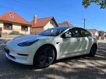 Tesla Model 3 - 3