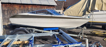 LOD KAJUTOVA BAYLINER 1851 CAPRI S PRIVESEM - 3