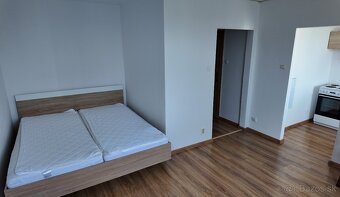Garzónka s čiastočným zariadením, Boriny - 3