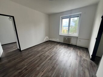PREDAJ: 3i byt s dvoma balkónmi; 63,6 m2; Zvolen-Centrum; 16 - 3