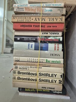 KNIHY symbolicky - 3