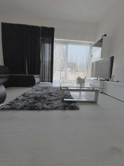 Predáme novostavbu 3 izb byt s terasou, parkovaním a pozemko - 3