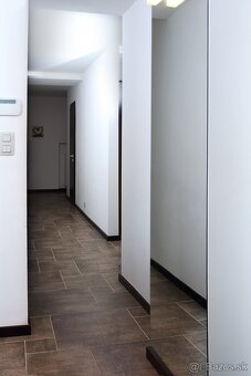 PRENÁJOM – priestranný 3iz byt v úplnom centre - 3