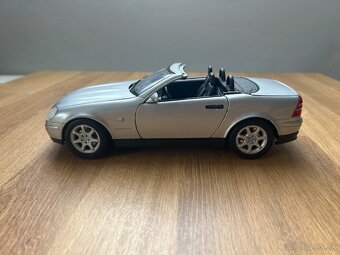 Mercedes-benz SLK 230 1:18 Maisto - 3