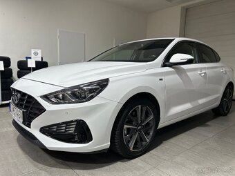 Hyundai i30 Fastback 1,5 T-GDi mHEV iMT Family - 3