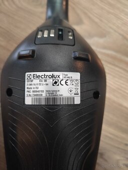 Rucny vysavac Elektrolux ERGO RAPID AR144L15 - 3