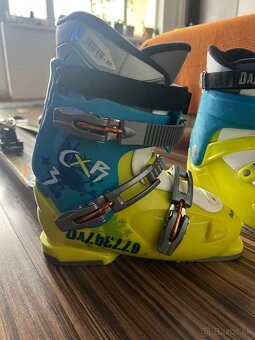Detské lyže 130+lyžiarky+paličky - 3