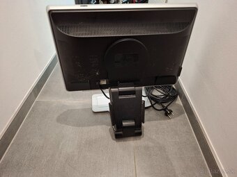 Predam LCD monitor HP W2207H - 3