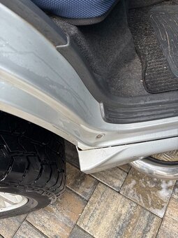 Predám suzuki grant vitaru 2.0 benzín 94kw - 3