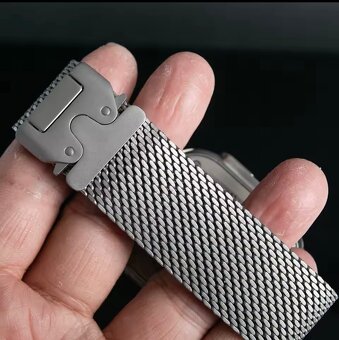 Prémiový Titanium Milanese Loop pre Apple Watch Ultra - 3