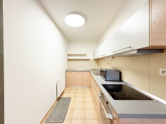 4i o výmere 92 m2 | dva balkóny | garážové stojisko | zariad - 3