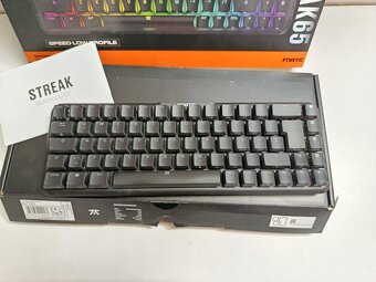 Kompaktná herná klávesnica Fnatics Streak65 RGB 90€ - 3