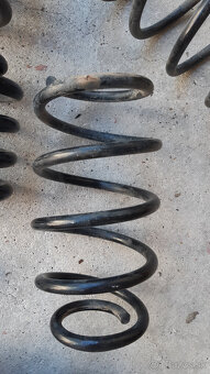 Predám pružiny z VW T5 - 3