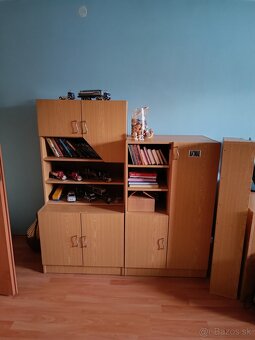 Stôl so skrinkami - 3