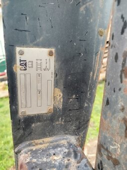 Paletizacne vidly CAT 215 - 3