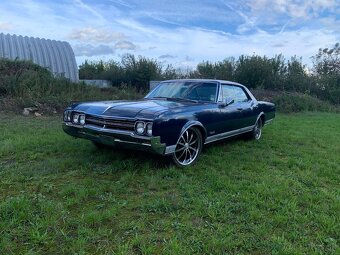 1966 Oldsmobile Delta 88, 4door - 3