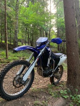 Yamaha yzf 400 - 3