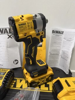 Nová sada Dewalt DCF922P2 - rázový utahovák - 3
