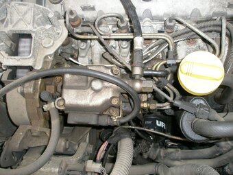 RENAULT SCENIC -1,9DTI -72 KW-DIELY..........--- - 3