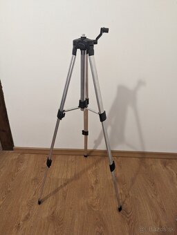 NIVELACNY LASER 4D 16 LINIOVY, STATIV, DVE BATÉRIE - 3
