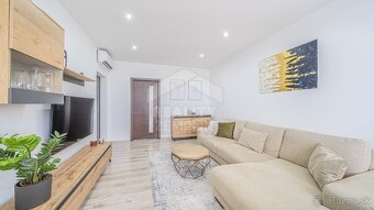 Moderná 3i chyžka s loggiou - 3