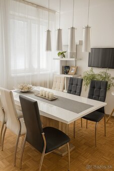 Na predaj samostatne stojací 6-izbový RD/ Hradec - 3