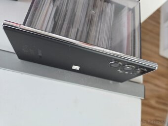 Samsung Galaxy S22 Ultra 256 GB / 12 GB RAM. Double S - 3