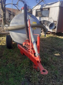 Predám fekál cisternu 2200L - 3