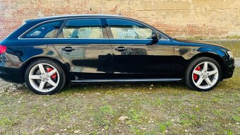Audi A4 Avant 3.0TDI guattro s-line - 3