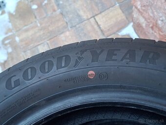 Predám letné pneu.Goodyear Efficient Grip--205/55/17-95V - 3