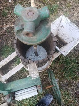 Lis na hrozno+mlynček - 3