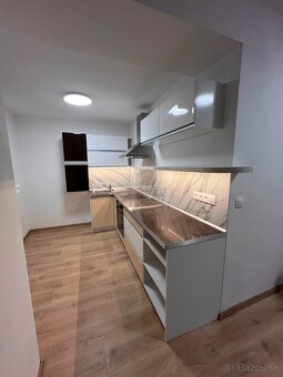 Centrum Zvolen 2izbove 2 loggie - 3