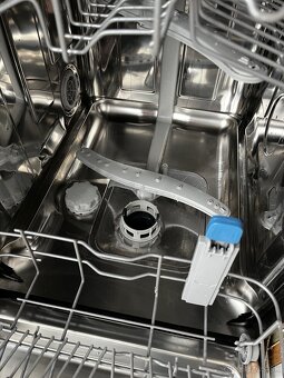 Predám umývačku riadu Whirlpool ADP 522 WH / 45cm - 3