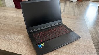 Herny notebook MSI rtx 4050 - 3