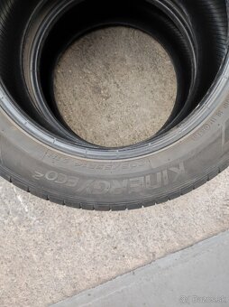 Predám 2ks letné pneu HANKOOK 205/55 R16 - 3