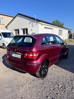 Mercedes Benz B180 - 3