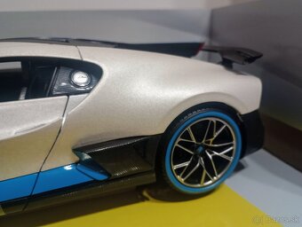1:18 BUGATTI DIVO a PORSCHE 911 GT3, Bburago - 3