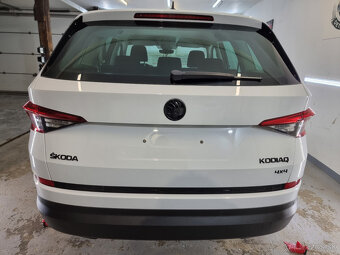 Farebné znaky - logo na ŠKODA - 3