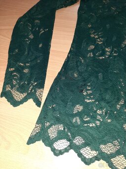 Tmavozelený čipkovaný top Vero Moda - 3