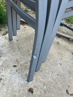 3ks značková hlinikova stolicky za 20€ spolu - 3