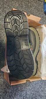 Predam pracovnu obuv S3 (42) - 3