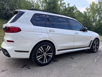 BMW X7 40d xdrive mild hybrid M paket 2021 top stav - 3