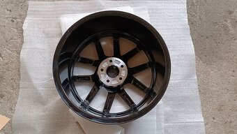 R18 5x112 mm BORBET čierne - 3