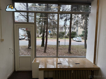REZERVOVANÉ Prenájom priestoru v blízkom centre ZV - 3