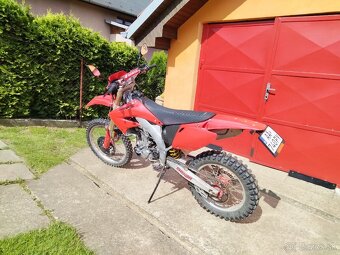 Predám Hondu CRF 450 r.v.2010. s ŠPZ. - 3
