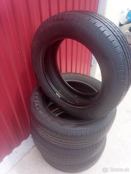 Predám 4ks letné pneu.215/60R17 Goodyear dezen 5,8mm - 3