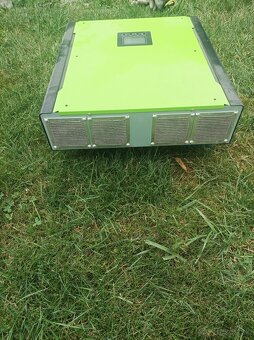 Predám menič InfiniSolar Plus 3kW - 3