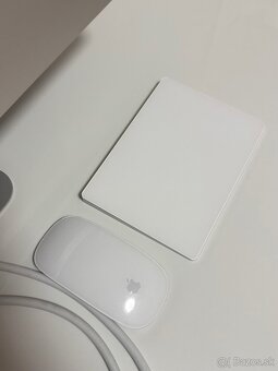 iMac 21.5” – i5 / 8GB RAM / 256GB SSD + 1TB HDD - 3